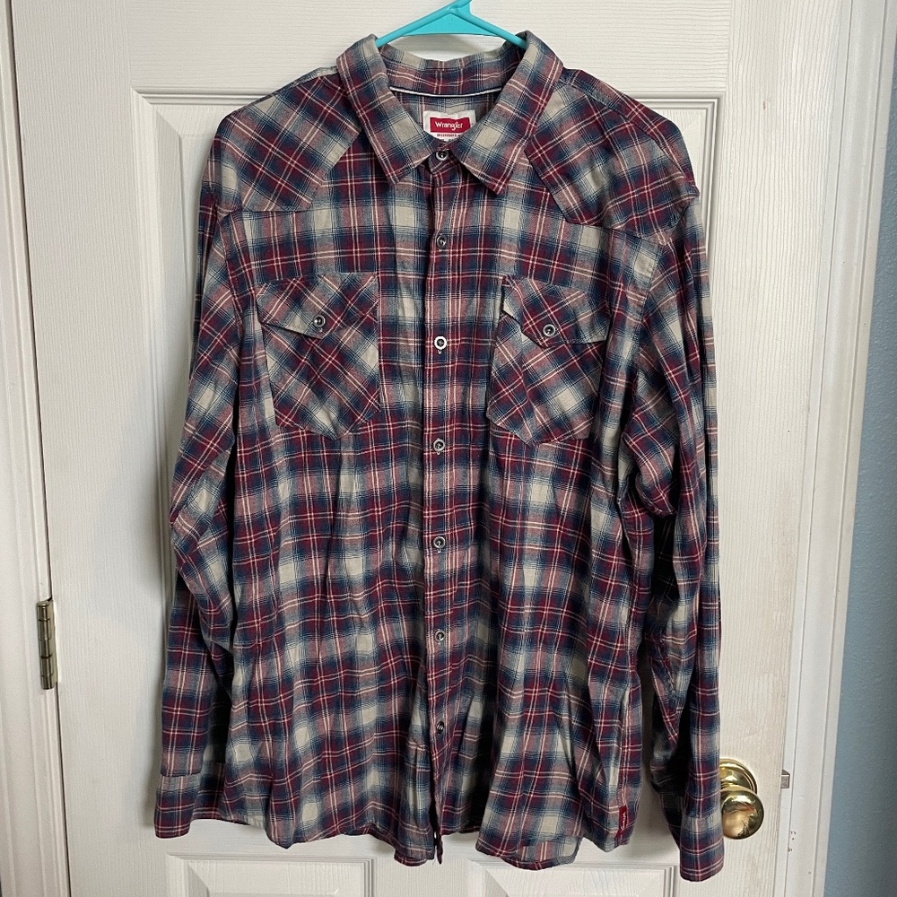 Wrangler Men’s light flannel